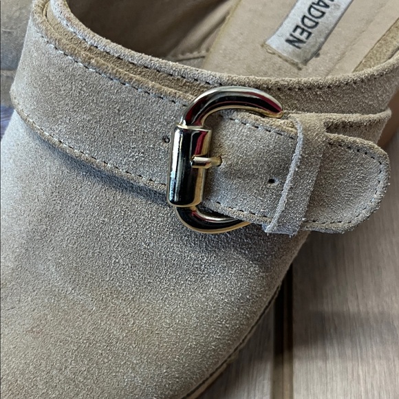 Steve Madden Beige Buckle Mules - Picture 3 of 4